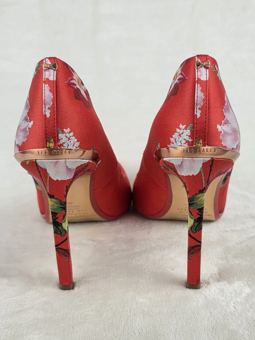 Ted Baker London Kawaap Red Floral Satin Pumps Womens 40.5 Gold Cap Heel